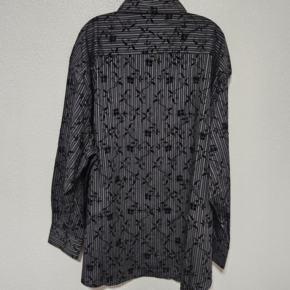 NWT MENS Cultura International button down with velvet like floral design - Picture 11 of 15